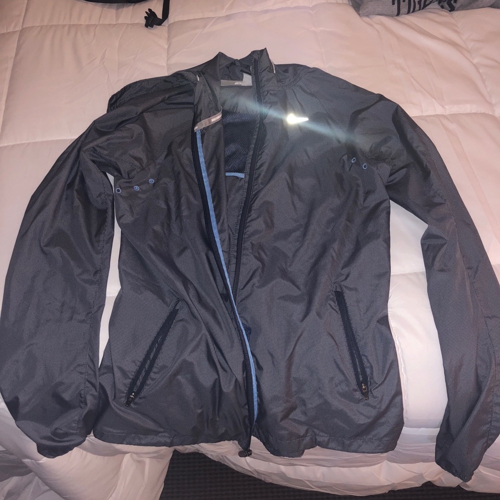 Grey Nike WINDBREAKER